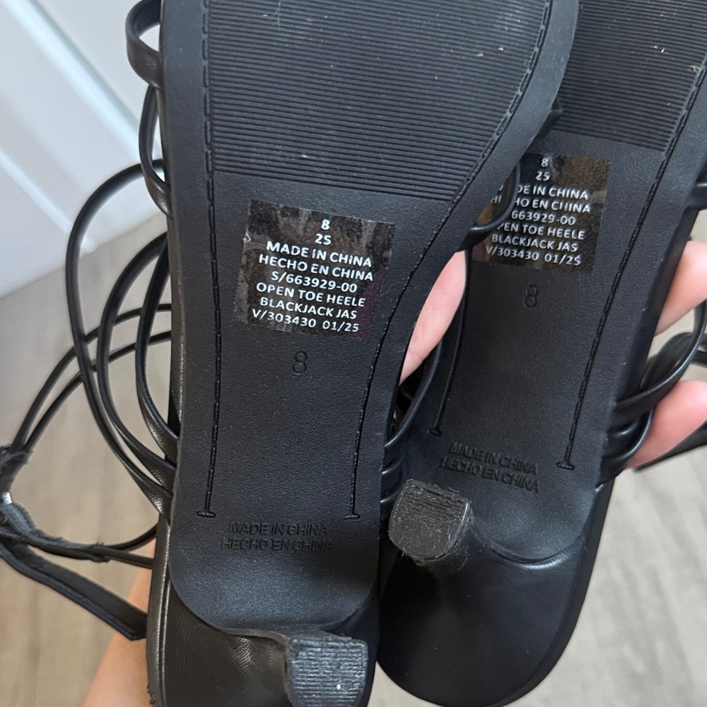 Old Navy Women’s Black Faux Leather Strappy Heel Sandals Sz 8 EUC - Picture 5 of 5